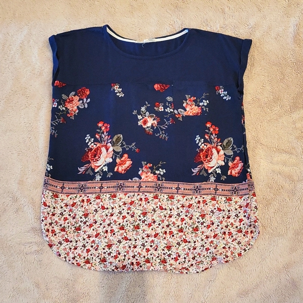 Navy floral top sz xl